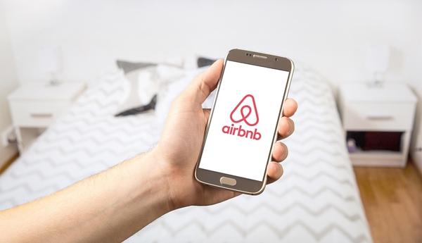airbnb-2384737_960_720