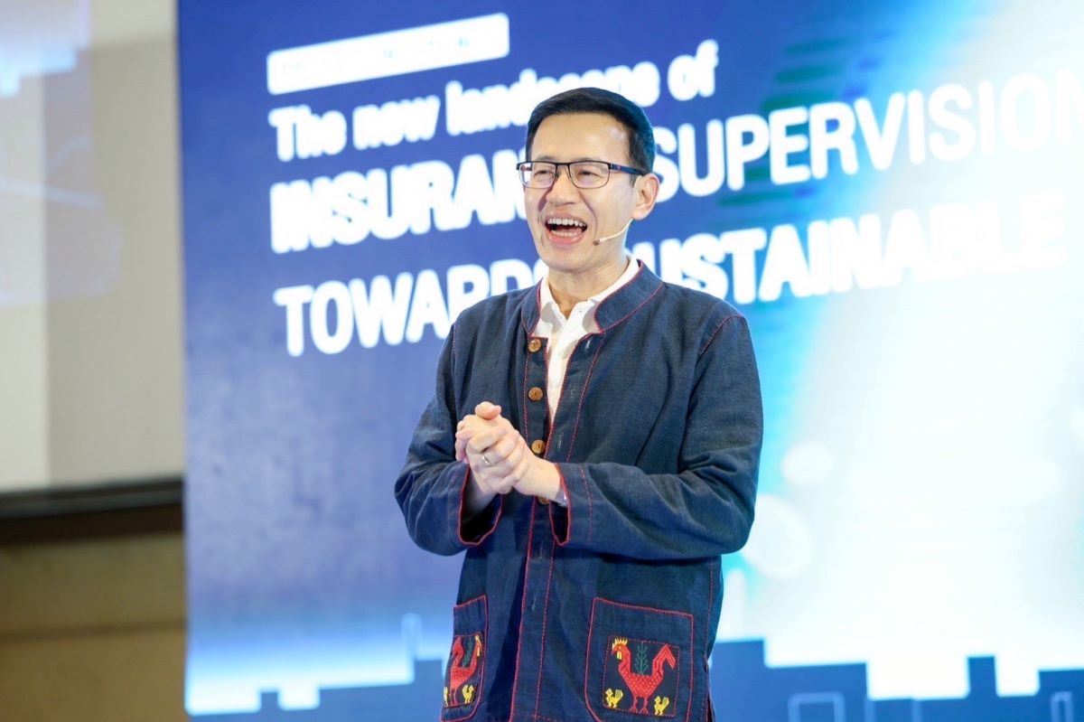 ดร.สุทธิพล ทวีชัยการ แถลงผลงาน8ปี