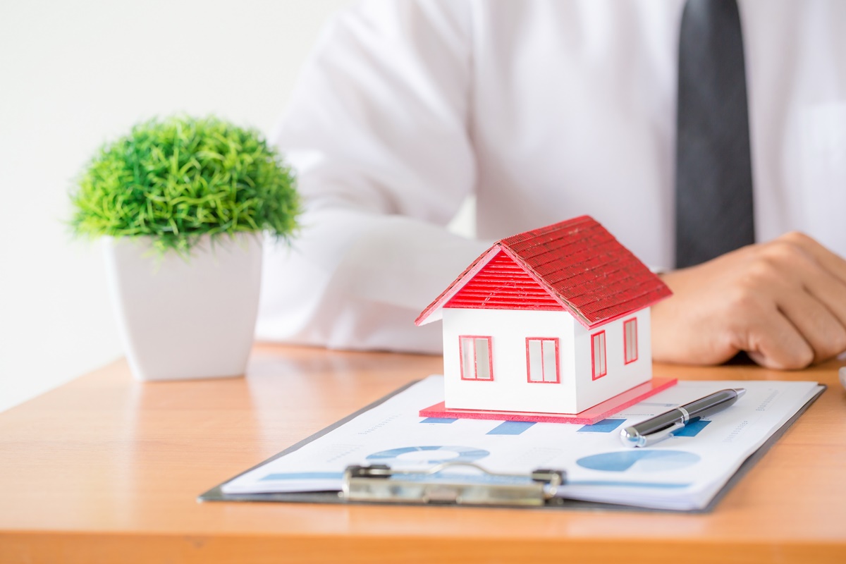 Ideas for real estate, moving houses or renting real estate.