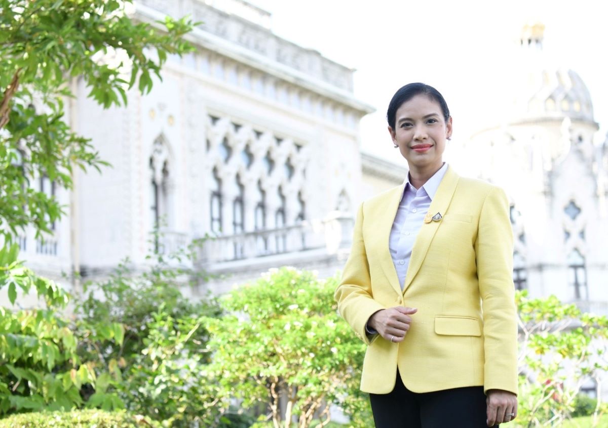 นางรัดเกล้า อินทวงศ์ สุวรรณคีรี